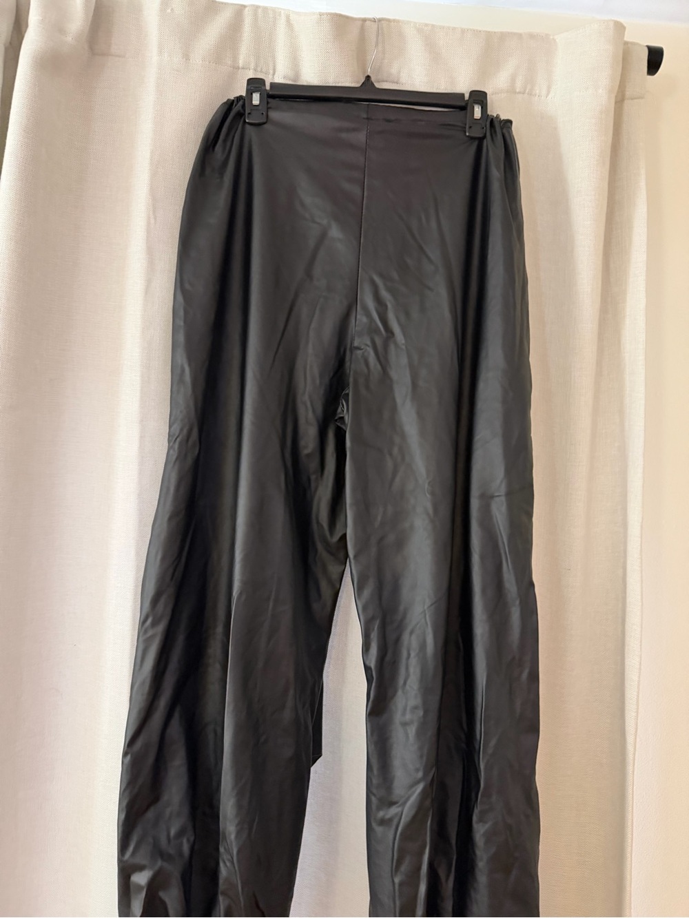 Fashion Nova Black Harem-Style Joggers - Picture 4 of 6